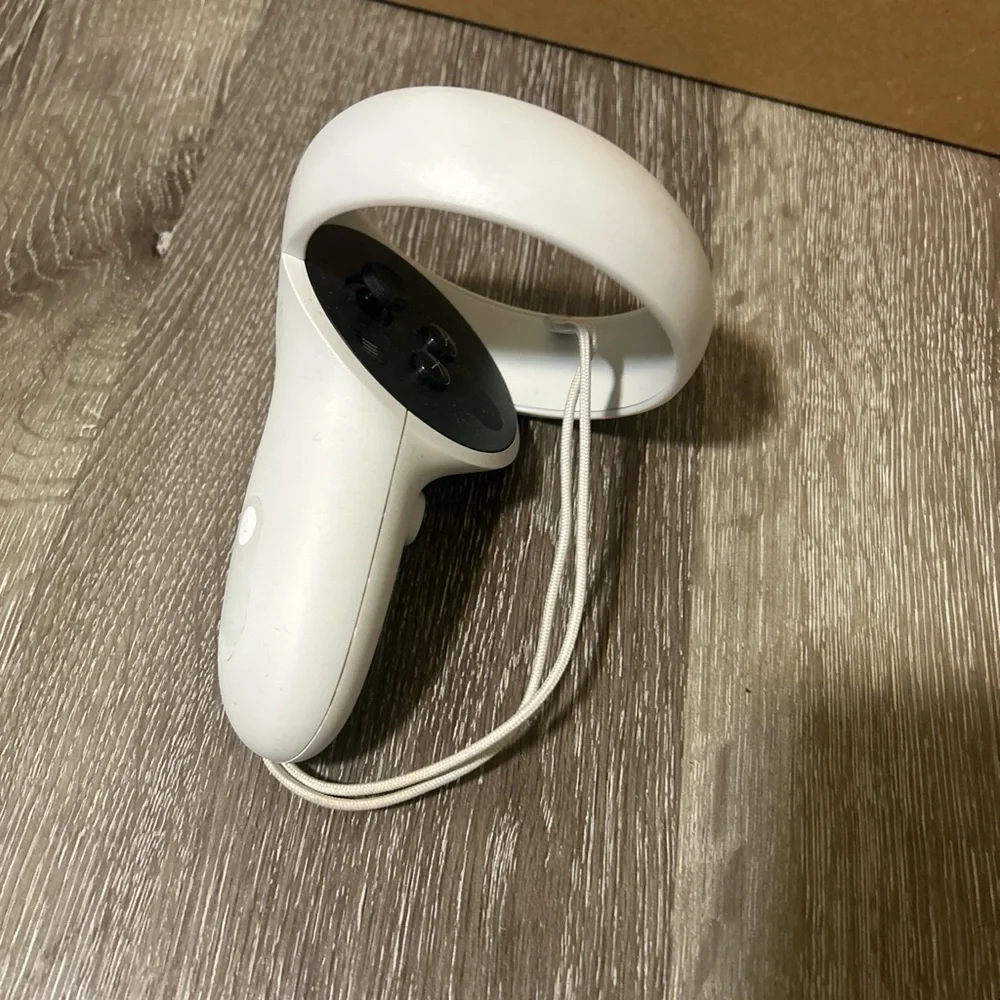 Oculus Standalone VR Headset with Controllers - Gray